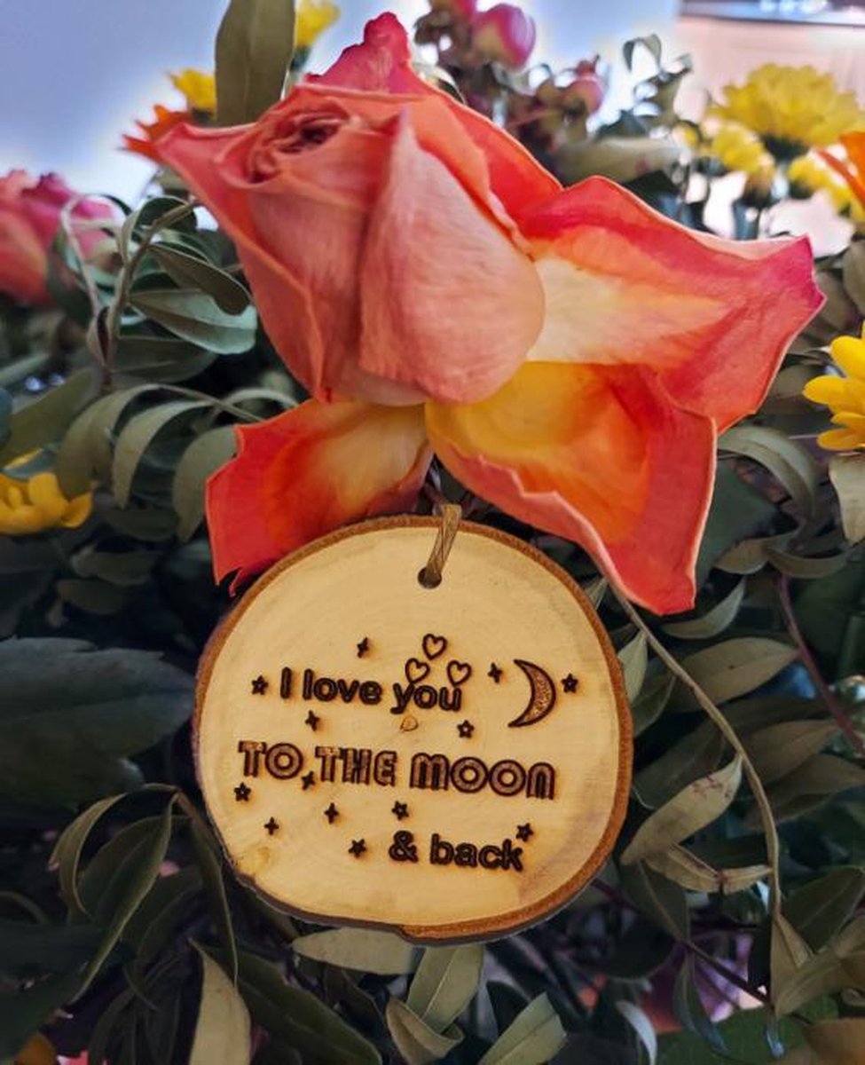 Valentijn hart & liefde op een echte boomschijf | I LOVE YOU TO THE MOON & BACK + NAAM GRAVURE c.a 6 cm Ø | € 11,95 incl. verzenden | De meest romantische tekst ooit geschreven | Milieu bewuste keuze